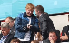“Hoàng tử tình ca” Ed Sheeran liên tục vướng cách ly vì Covid-19