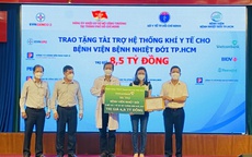 Vietcombank TP HCM hỗ trợ, chia sẻ cùng tuyến đầu Thành phố đẩy lùi đại dịch Covid-19