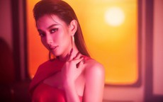 Thùy Tiên tung ảnh "bỏng mắt" trước khi sang Thái Lan