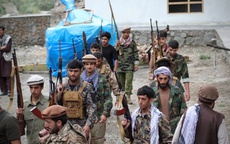 Taliban tung lực lượng siết chặt vòng vây quanh phe chống đối