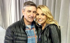 Britney Spears được cởi trói khỏi người cha sau 13 năm