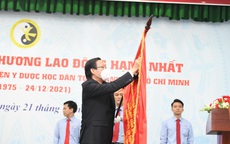 Viện Y dược học dân tộc TP HCM đón nhận Huân chương Lao động hạng Nhất
