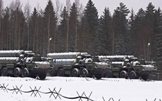 S-400 đến Belarus, trực thăng Nga "lội ngược dòng" sang Ukraine