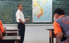 Cuộc thi viết "Người Thầy kính yêu": Nhà giáo ưu tú "một tay" mải miết đưa đò