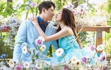 Ảnh cưới nhí nhảnh của "nữ thần giải trí" và sao bóng chày