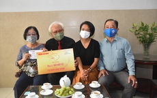 "Mai Vàng nhân ái" thăm nhạc sĩ Trần Xuân Tiến