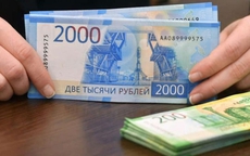 Chuyên gia Nga bàn về sự phục hồi bí ẩn của đồng rúp