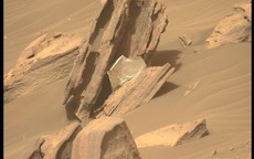 NASA công bố ảnh sốc: Đồ đạc con người ngập đầy hành tinh khác