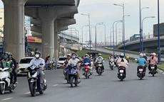 Nhiều người chạy xe máy rất ẩu