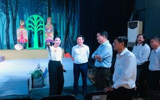 Cần chính sách đặc thù để sàn diễn sáng đèn