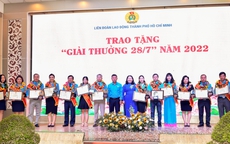 KỶ NIỆM 93 NĂM NGÀY THÀNH LẬP CÔNG ĐOÀN VIỆT NAM: Liên đoàn Lao động TP HCM tôn vinh 13 thủ lĩnh Công đoàn cơ sở xuất sắc