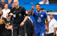 HLV Tuchel bức xúc với trọng tài Anthony Taylor