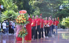 Báo Người Lao Động dâng hương anh hùng áo vải Hoàng đế Quang Trung