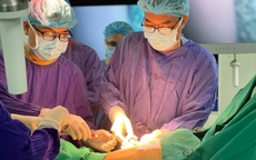 Trình Chính phủ dự thảo Nghị quyết về bảo đảm thuốc, trang thiết bị y tế trước 15-8