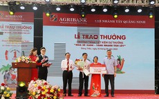 Agribank trao sổ Tiết kiệm 1 tỉ đồng cho khách hàng trúng giải Đặc biệt Chương trình “Mùa hè Xanh – Tăng nhanh tích lũy”