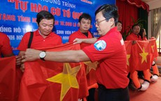 Thấy lá cờ như thấy Tổ quốc