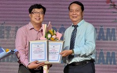 Ca cảnh "Thiêng liêng cờ Tổ quốc" được tặng thưởng của Hội Sân khấu TP HCM