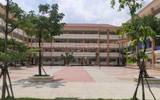 Tạm đình chỉ học 7 ngày nữ sinh đăng Facebook "bị đuổi học 7 ngày, xin không bao giờ cắp sách đến trường"