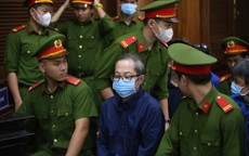 Cựu giám đốc Bệnh viện TP Thủ Đức được gặp mẹ 15 phút