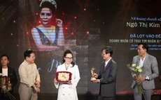 Doanh nhân Ngô Thị Kim Chi nhận giải thưởng vì cộng đồng