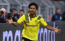 Sao trẻ Adeyemi lập siêu phẩm, Chelsea thua Dortmund