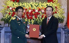 Chủ tịch nước Võ Văn Thưởng trao quyết định thăng quân hàm Thượng tướng