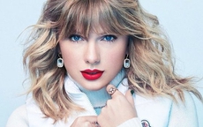 Taylor Swift được vinh danh, Kim Hee Ae tái xuất