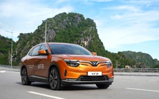 Ông Phạm Nhật Vượng mở công ty cho thuê xe điện