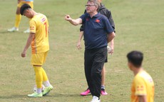 HLV Troussier "chia tay" 13 cầu thủ U23 Việt Nam
