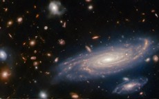 “Xuyên không” 13,5 tỉ năm, kính viễn vọng NASA tìm ra 4 thủy tổ vũ trụ