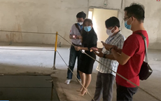 Xử lý nhiều ổ lăng quăng qua phản ánh của người dân trên ứng dụng điện thoại
