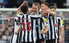 Newcastle bị Leicester cầm hòa, Liverpool mất vé Champions League