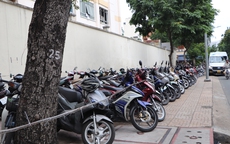 Tránh thất thoát khi thu phí sử dụng tạm thời vỉa hè: Áp dụng công nghệ để quản lý