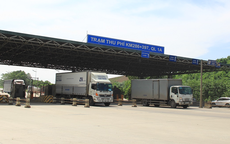 Trạm thu phí BOT bỏ hoang nằm giữa quốc lộ, cản trở giao thông