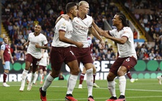 Haaland lập cú đúp, Man City thắng dễ tân binh Burnley ngày khai mạc Ngoại hạng