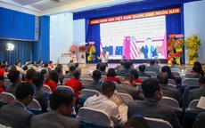 Đấu tranh trên mặt trận tư tưởng