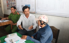Bí thư khu vực xông xáo