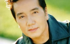 Hồi ký "Dòng đời" của Elvis Phương có gì?