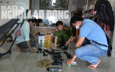 CLIP: Phát hiện kho "hàng nóng” tại nhà bà Huỳnh Thị Đèo