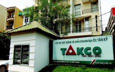 Hàng loạt cổ phiếu bị đình chỉ giao dịch
