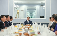 Thủ tướng Phạm Minh Chính ăn sáng làm việc với lãnh đạo doanh nghiệp Việt kiều