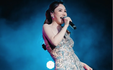 Mở tiệc âm nhạc đãi khán giả