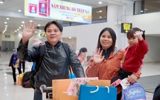 Xúc động khi được về quê ăn Tết trên chuyến bay 0 đồng