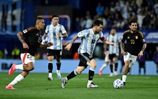 Messi khép lại năm 2024 bằng pha kiến tạo, Argentina thắng đội chót bảng Peru