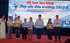 Rơi nước mắt những câu chuyện vượt khó trong học tập