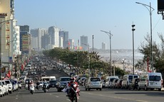 Mùng 4 Tết, Vũng Tàu vẫn tấp nập du khách đổ về