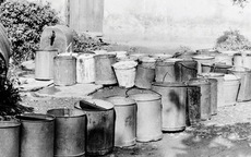 "Xuân sum vầy - Tết sẻ chia": Tết xếp hàng lấy nước