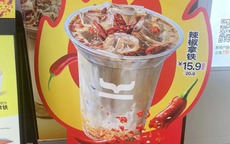 Vì sao cà phê ớt gây "sốt" ở Trung Quốc nhưng khó tạo trend tại Việt Nam?