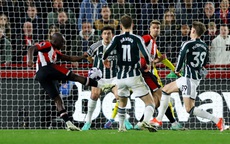 Nghiệt ngã phút bù giờ, Man United tiếc nuối chia điểm Brentford
