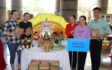 TP HCM: Thi gói, nấu bánh chưng dâng Vua Hùng